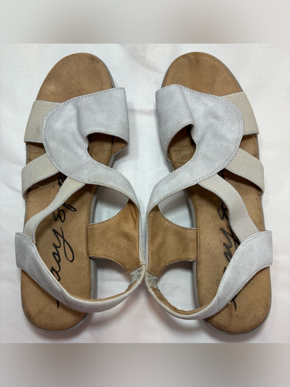 Comfort Women's White Sandal with Elastic Straps